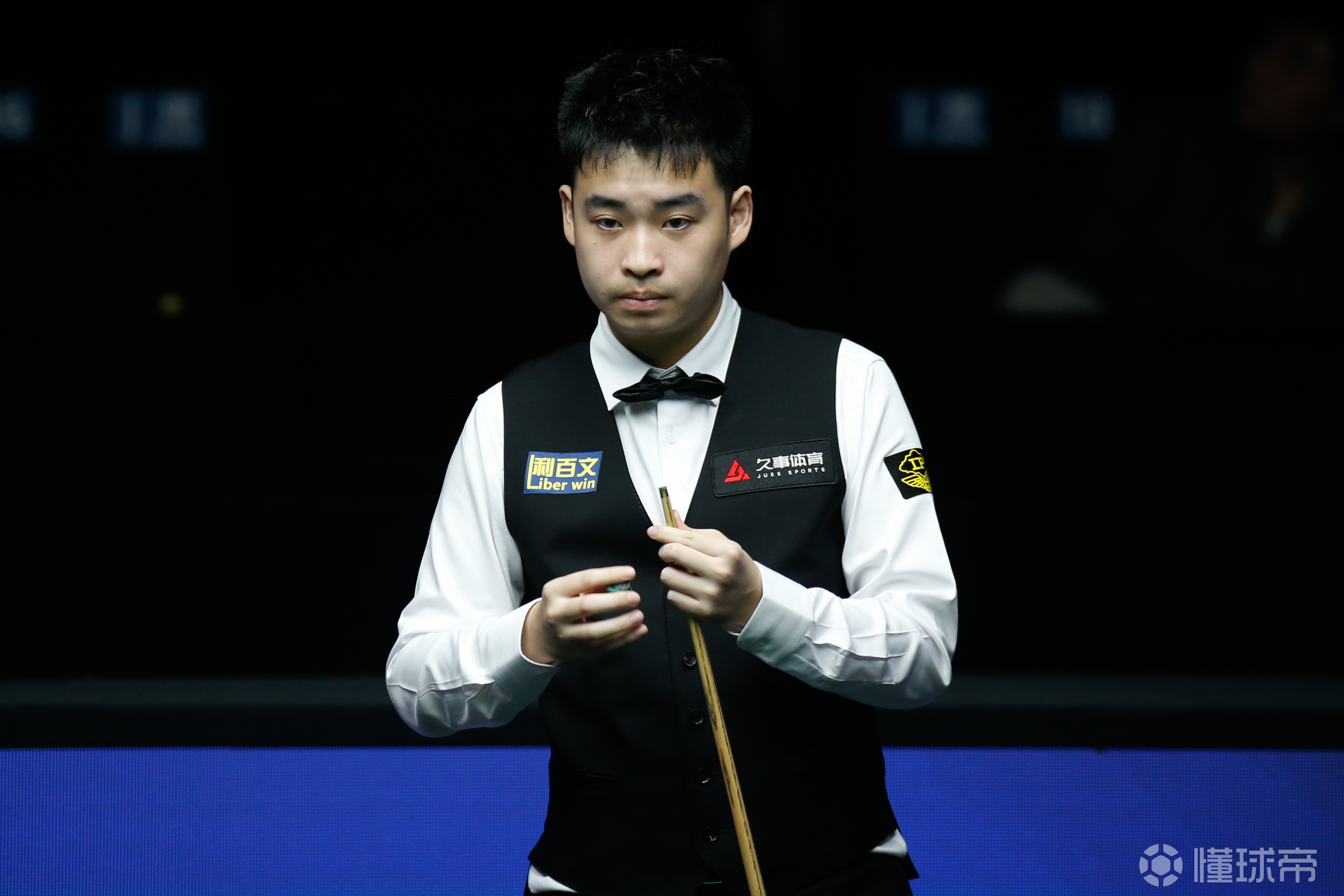 看似轻松 看似轻松